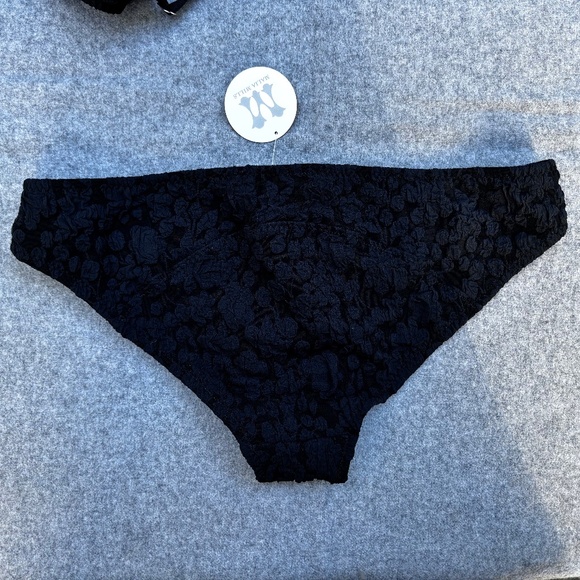 Malia Mills  two-piece bikini set - Picture 4 of 12